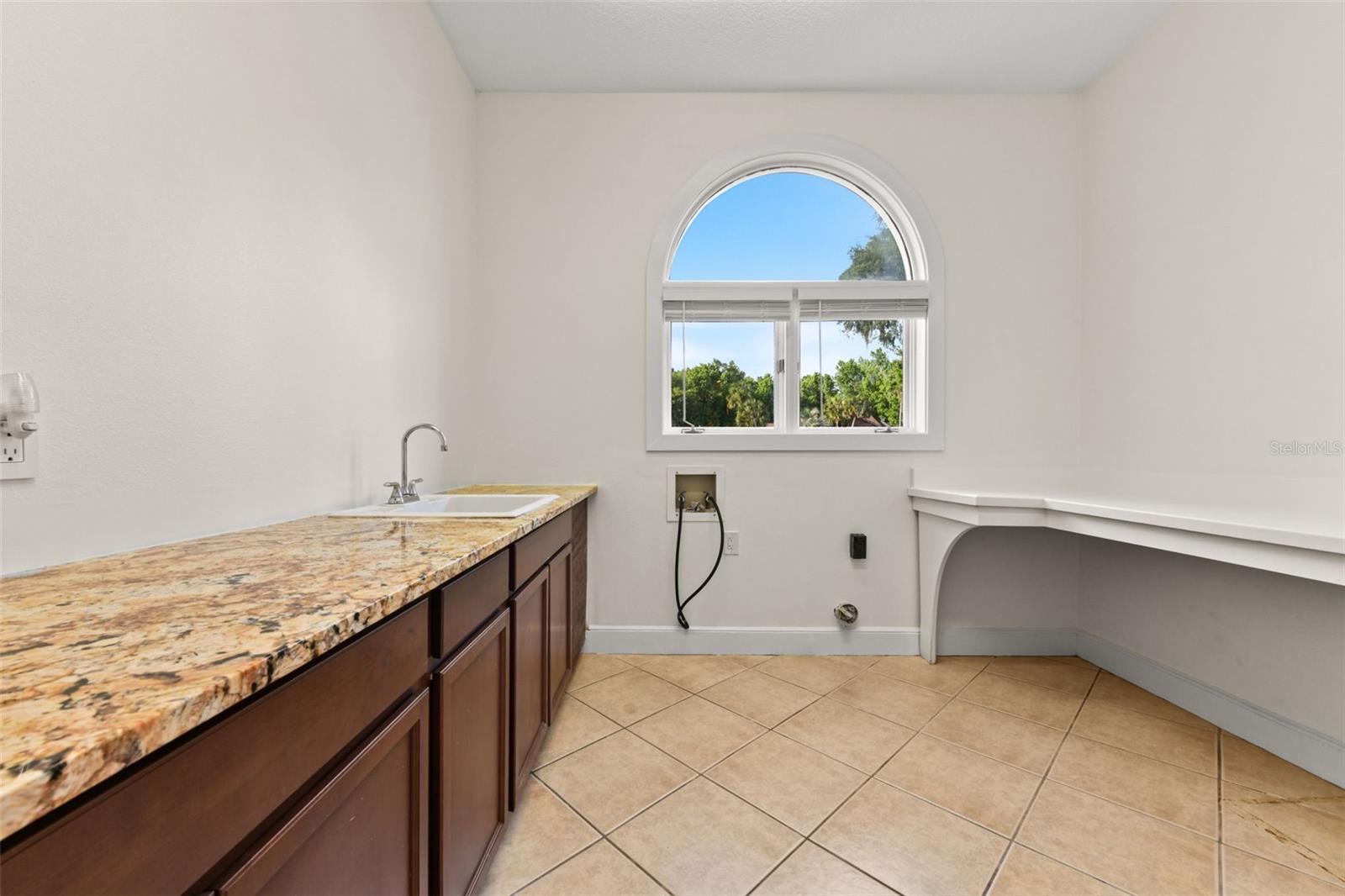 Image 69 of 100 For 2113 Silver Leaf Court