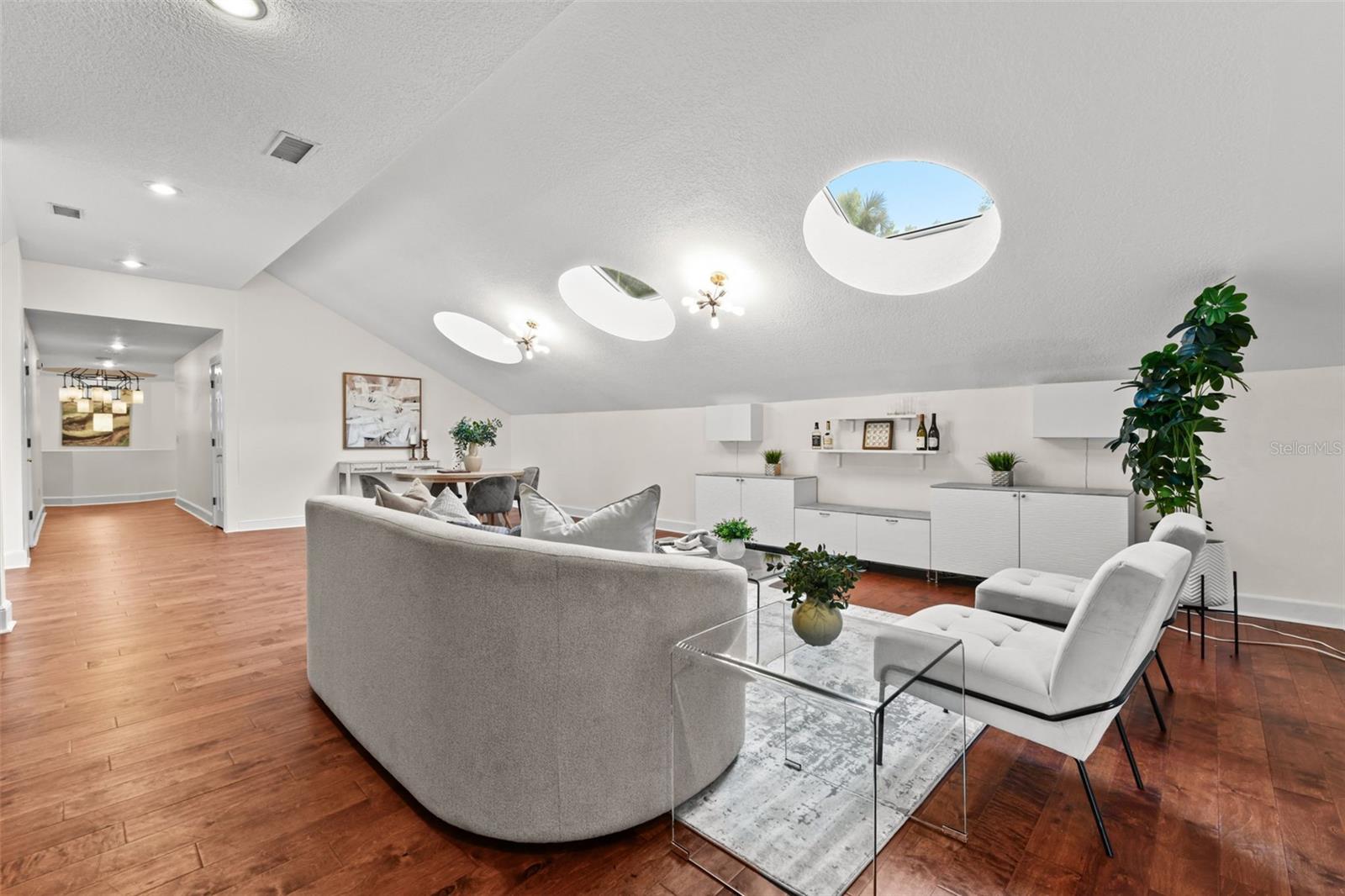 Image 72 of 100 For 2113 Silver Leaf Court