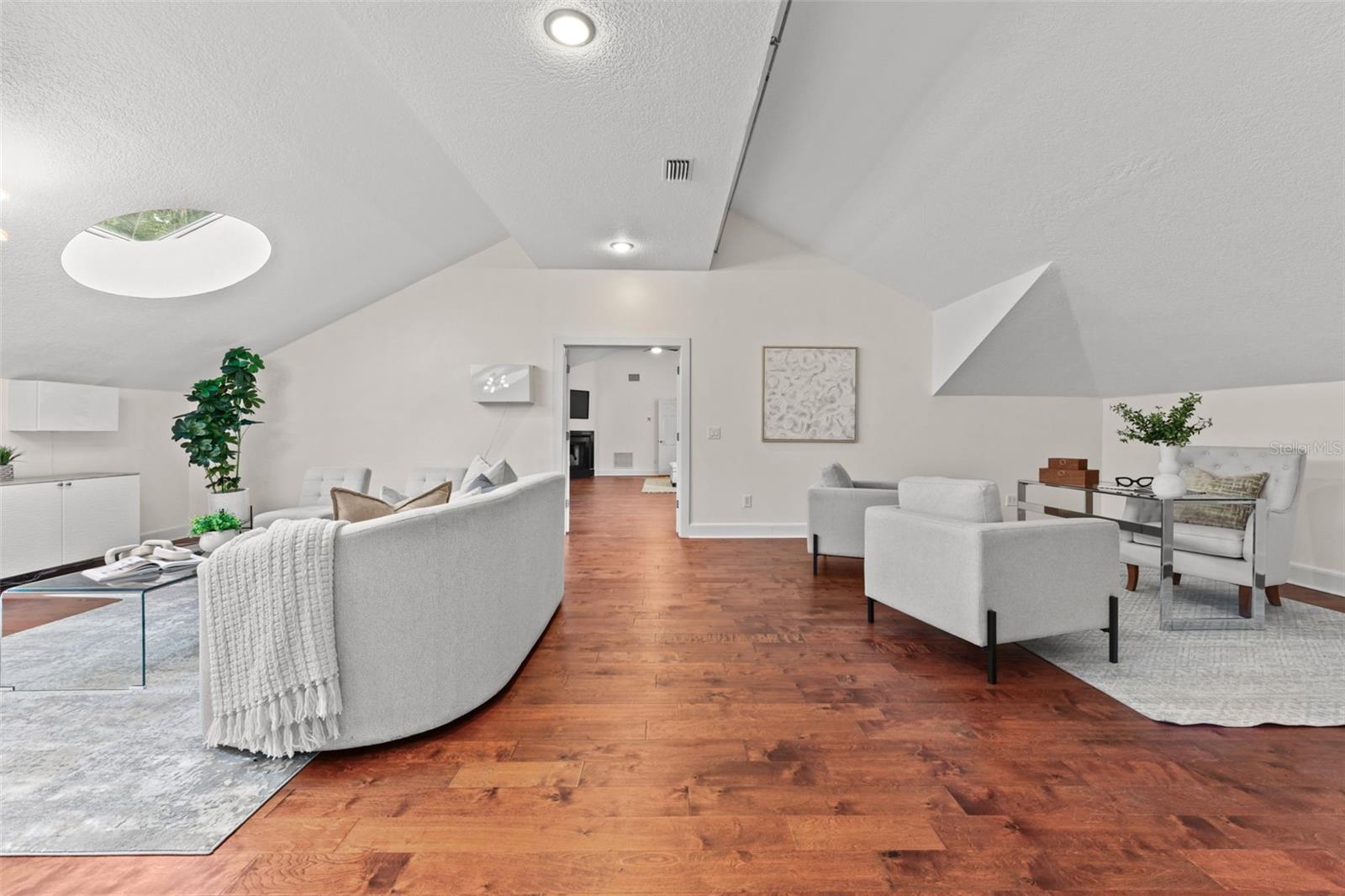 Image 73 of 100 For 2113 Silver Leaf Court