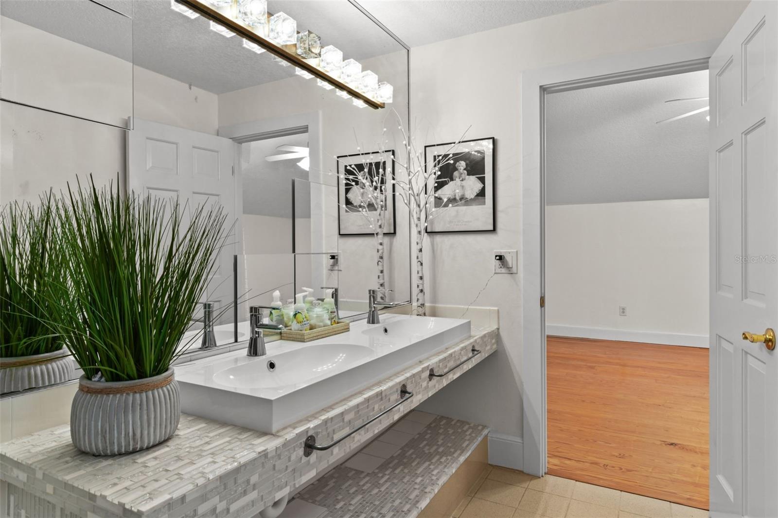 Image 79 of 100 For 2113 Silver Leaf Court