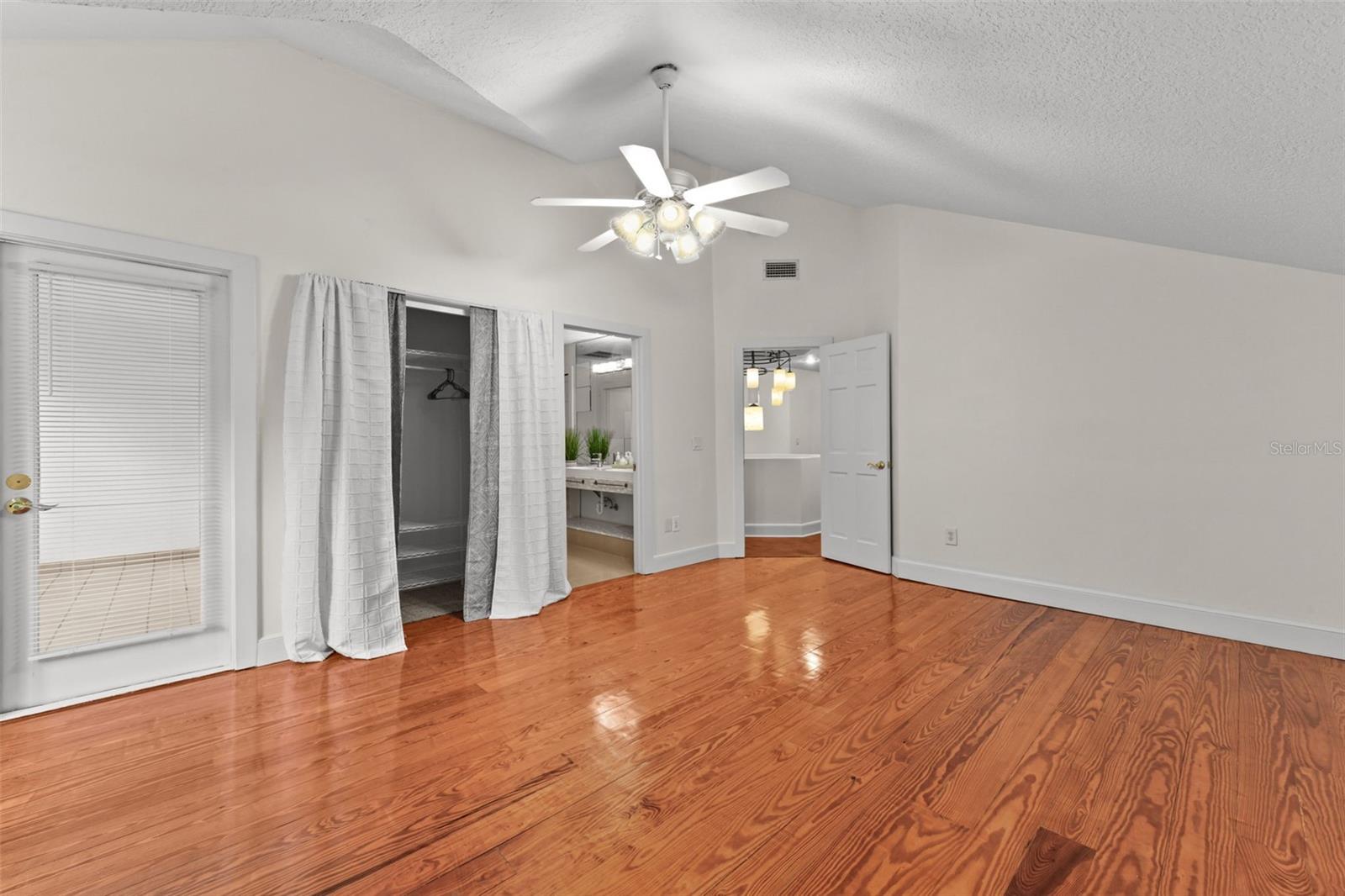 Image 82 of 100 For 2113 Silver Leaf Court