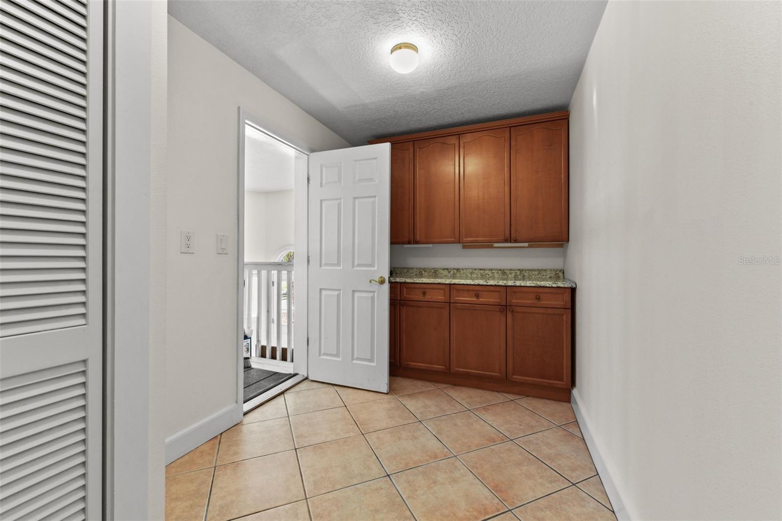 Image 87 of 100 For 2113 Silver Leaf Court