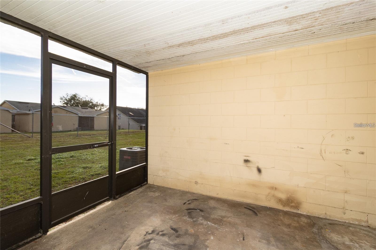 Image 17 of 19 For 1267 Woodman Way