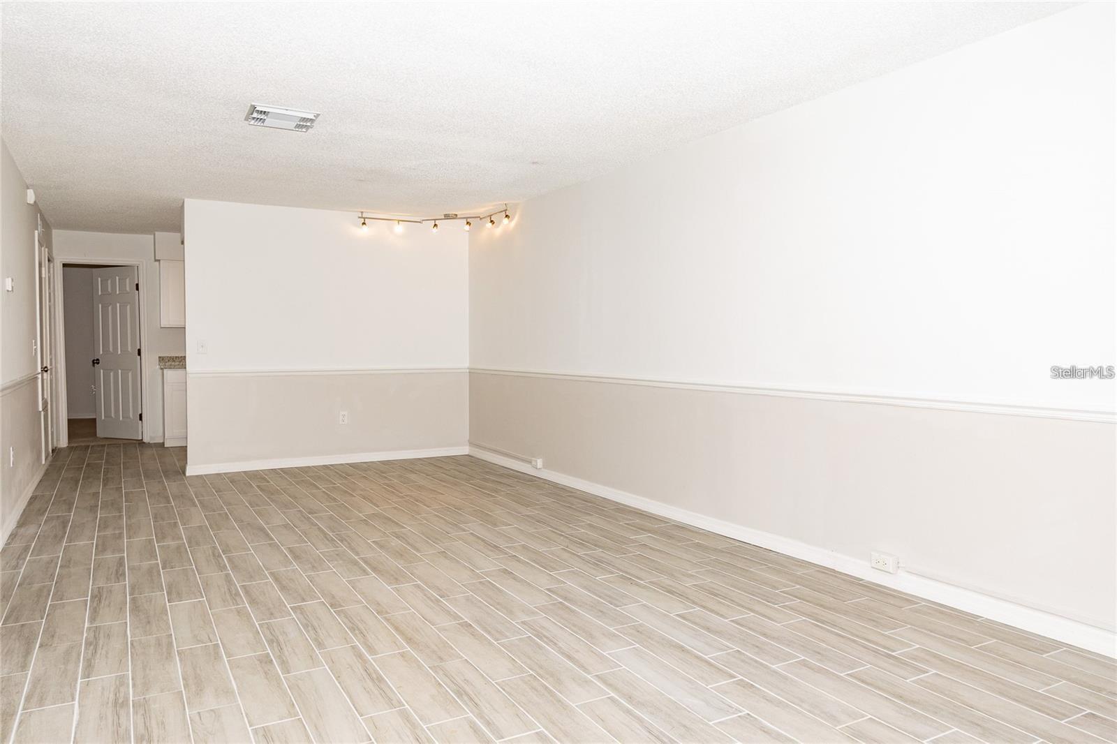 Image 3 of 19 For 1267 Woodman Way