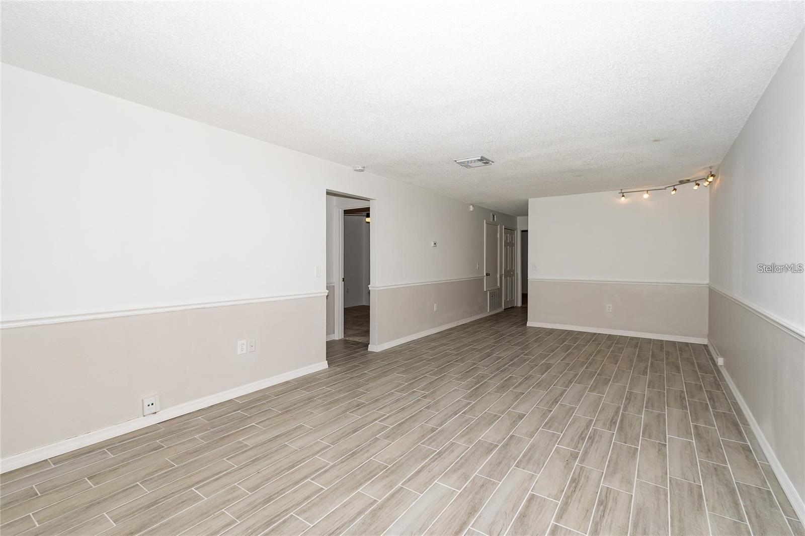 Image 4 of 19 For 1267 Woodman Way