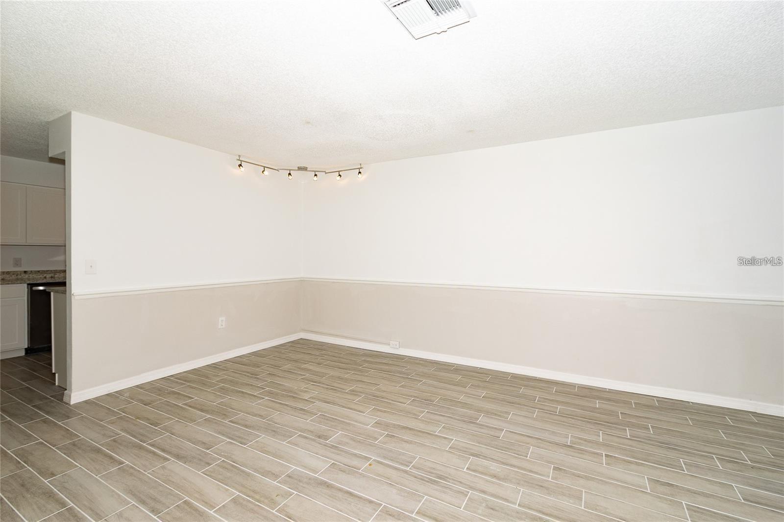 Image 6 of 19 For 1267 Woodman Way