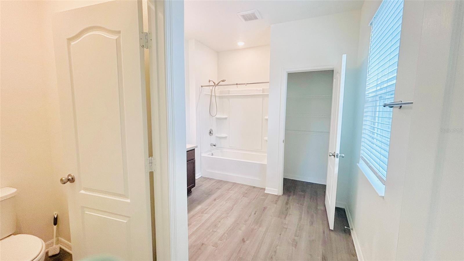 Image 17 of 31 For 557 Scott Lake Creek Lane