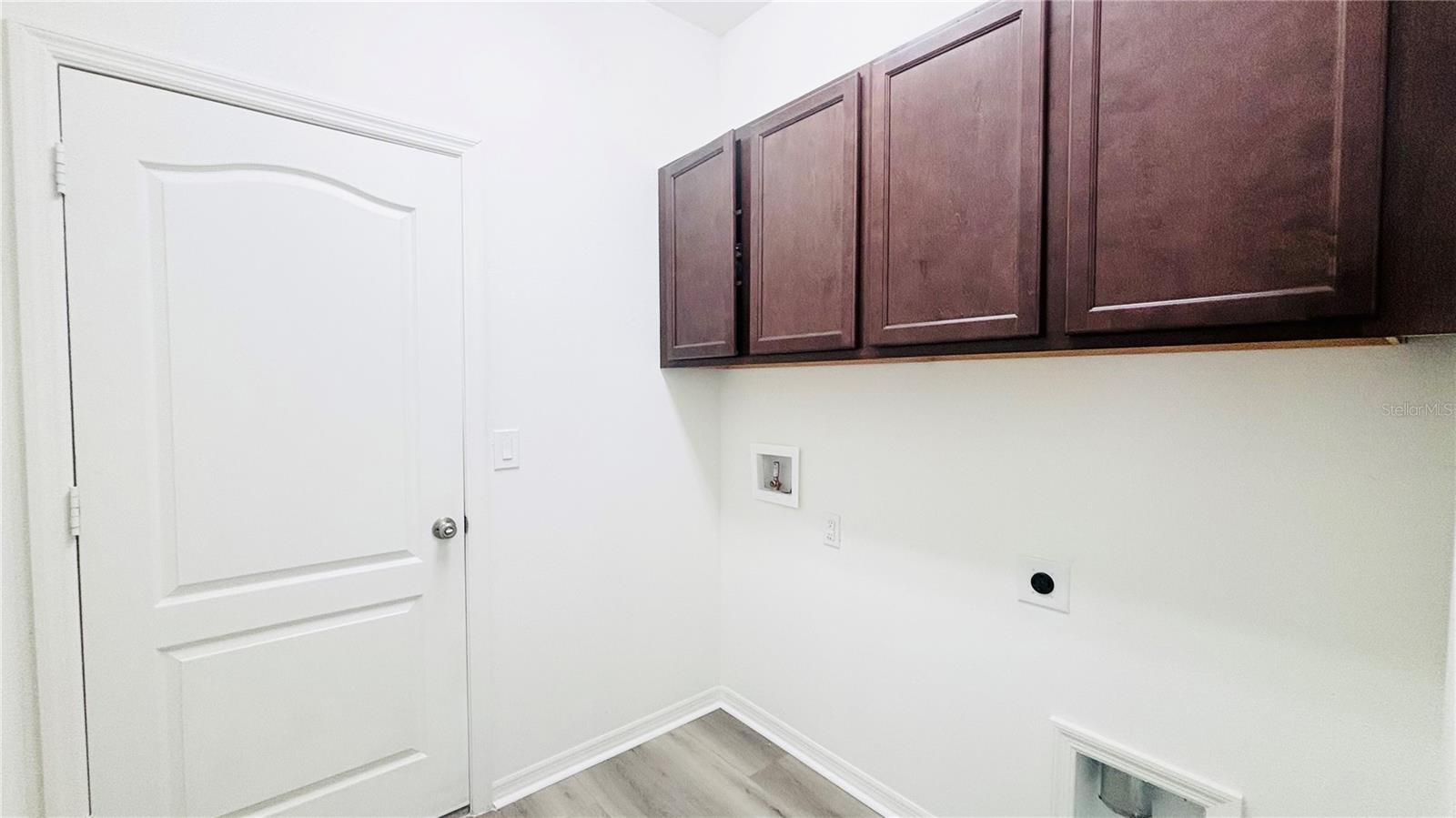 Image 28 of 31 For 557 Scott Lake Creek Lane