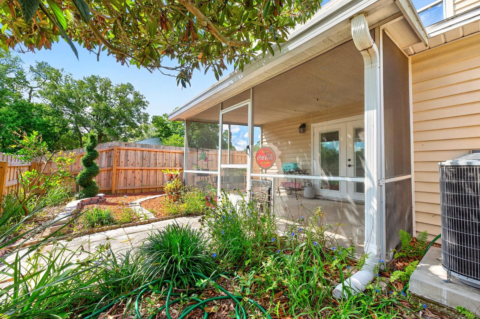Image 19 of 25 For 299 Woodgreen Lane