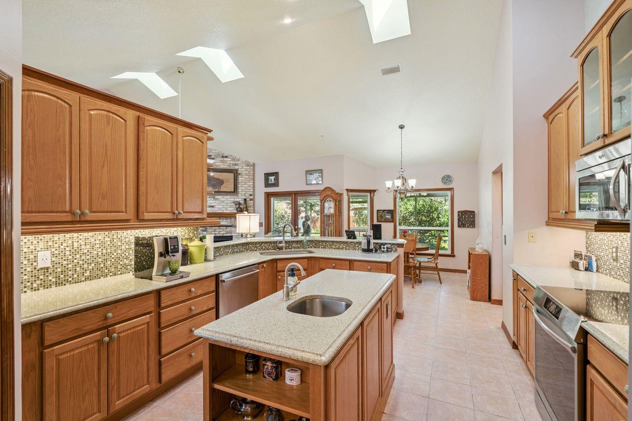 Image 18 of 39 For 908 Almond Tree Circle