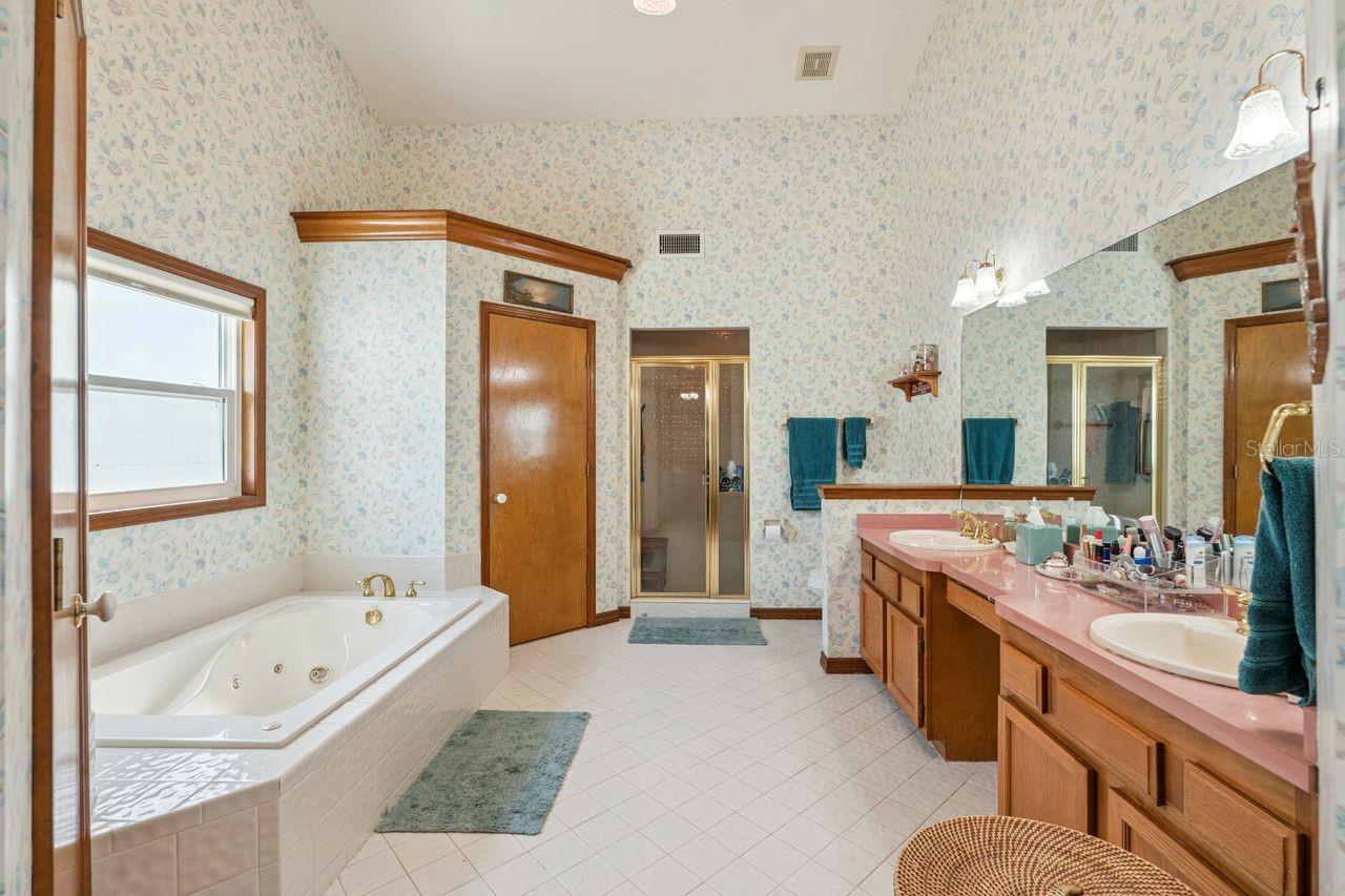 Image 26 of 39 For 908 Almond Tree Circle