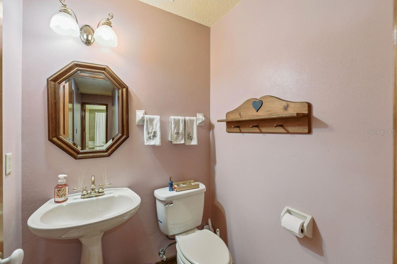 Image 28 of 39 For 908 Almond Tree Circle