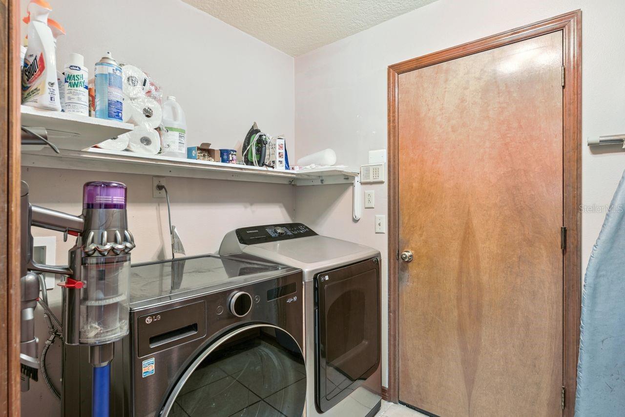 Image 29 of 39 For 908 Almond Tree Circle