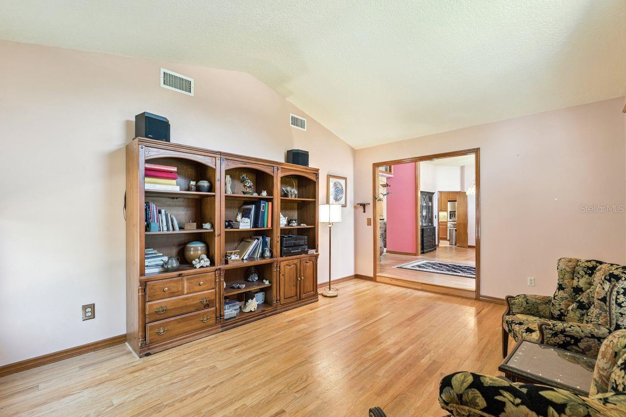 Image 30 of 39 For 908 Almond Tree Circle