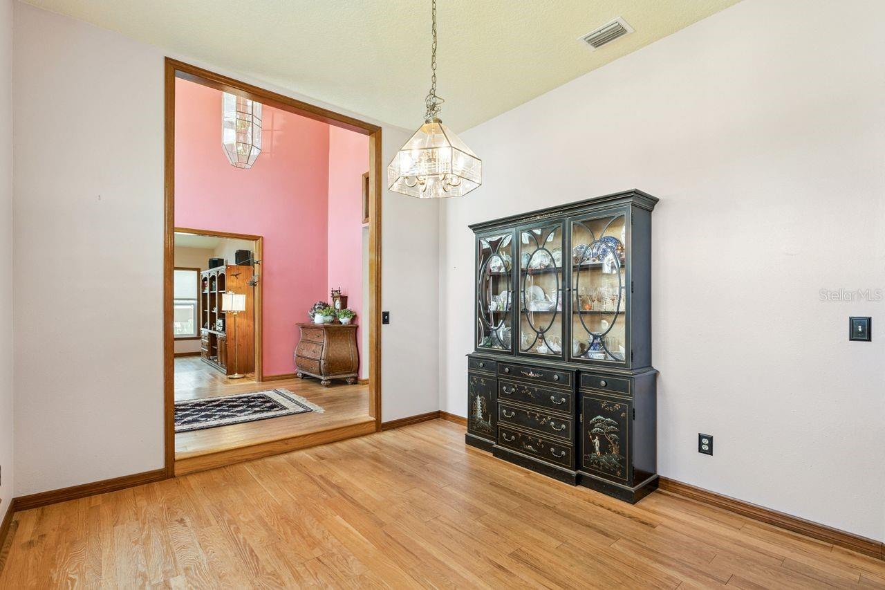 Image 32 of 39 For 908 Almond Tree Circle