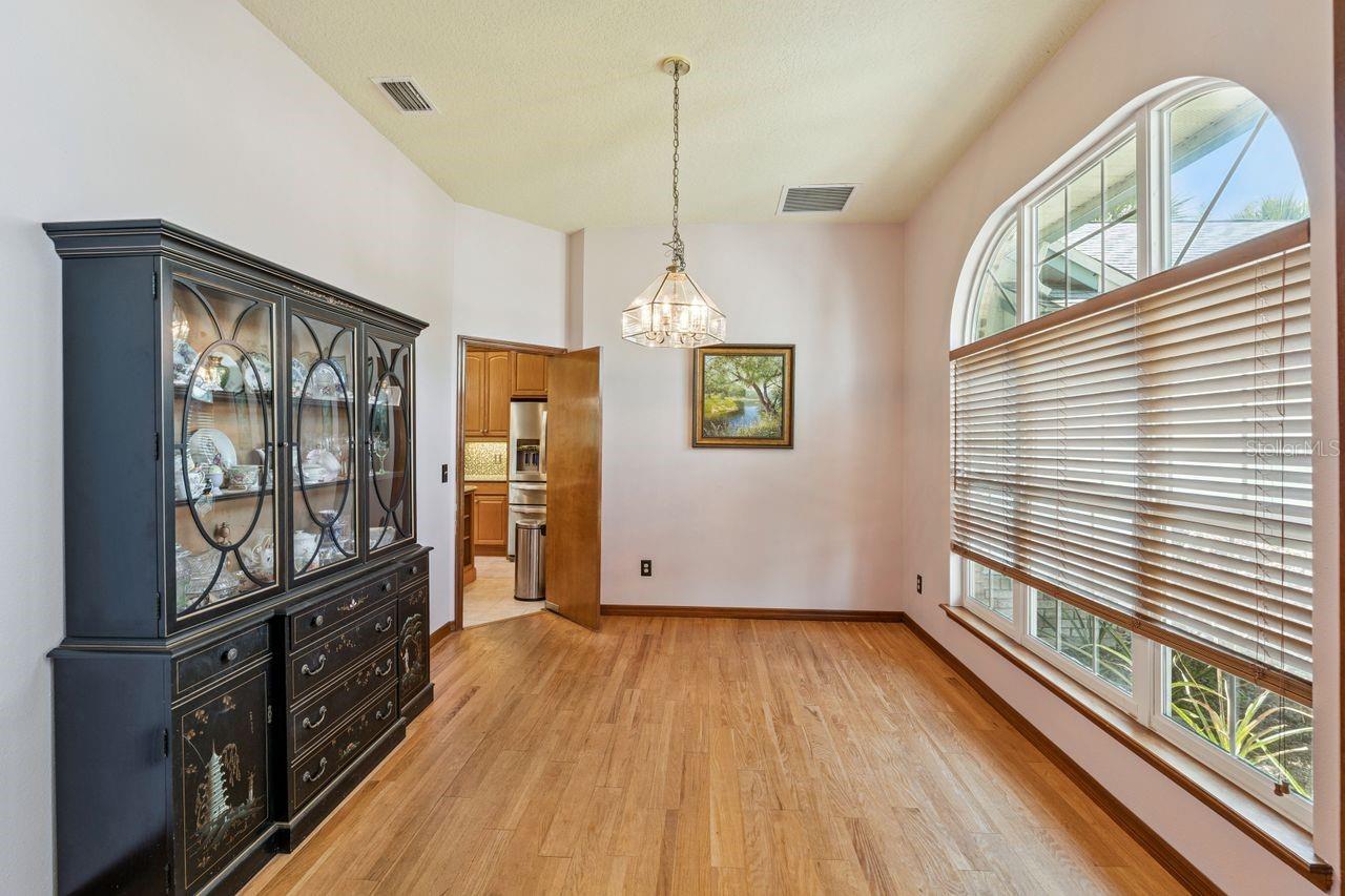 Image 33 of 39 For 908 Almond Tree Circle