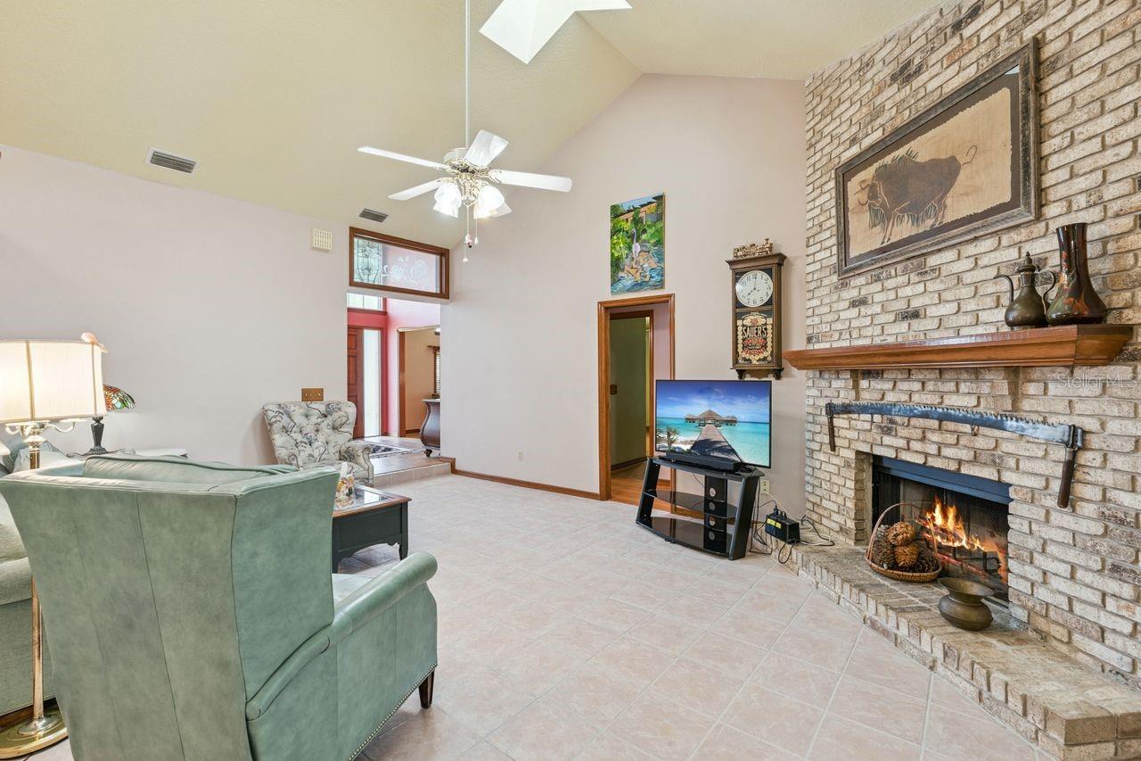 Image 6 of 39 For 908 Almond Tree Circle