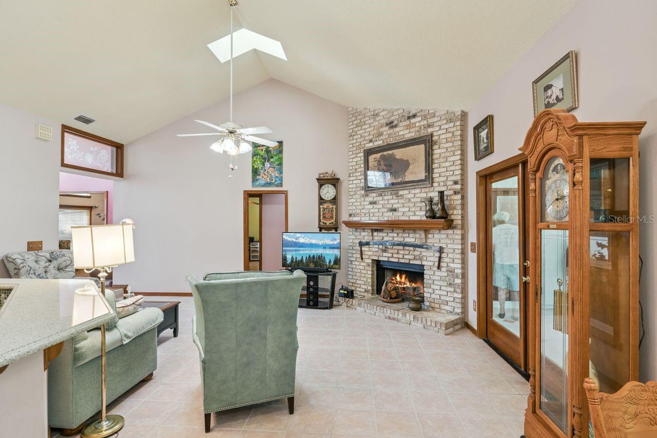 Image 7 of 39 For 908 Almond Tree Circle