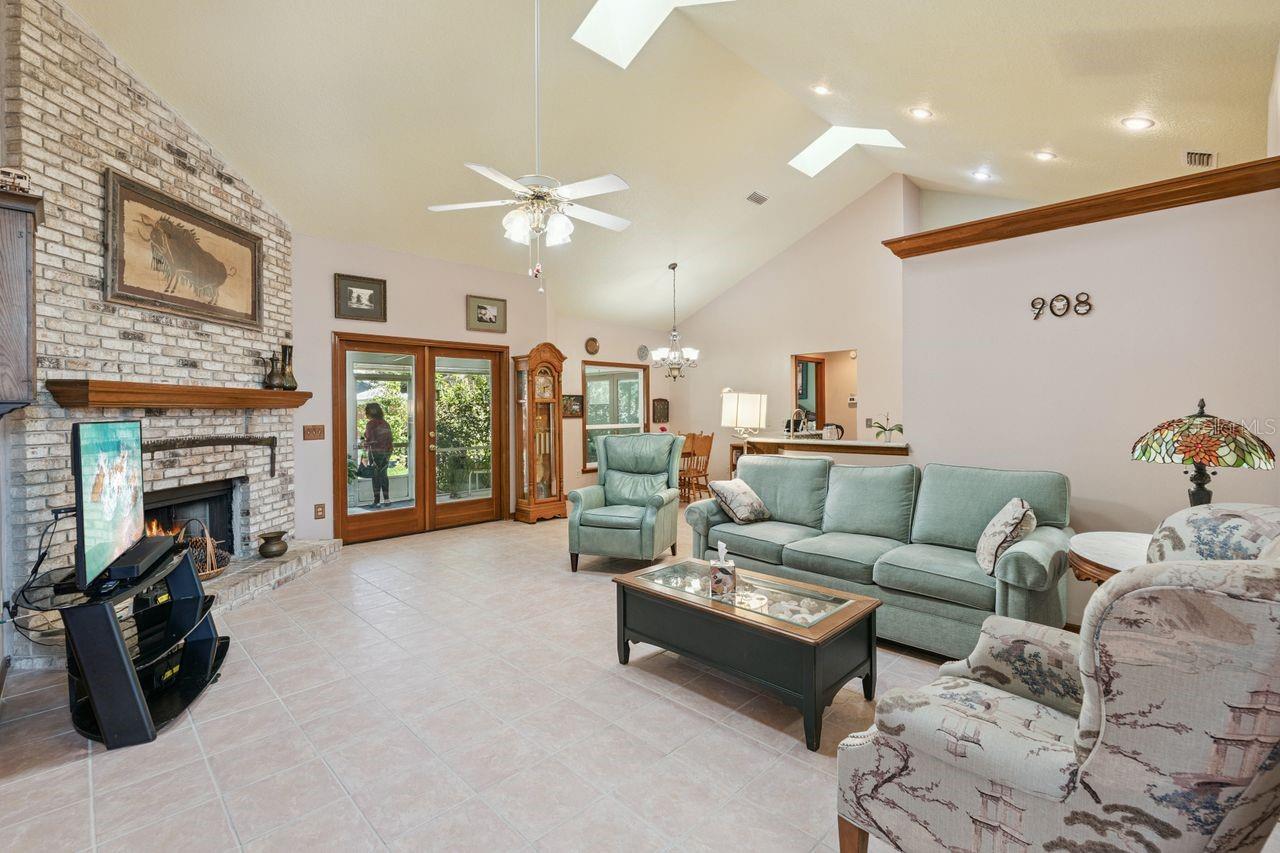 Image 9 of 39 For 908 Almond Tree Circle