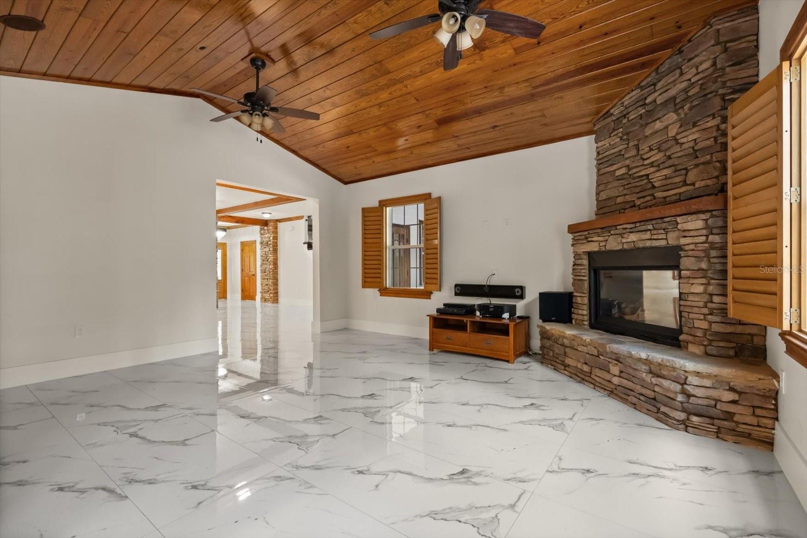 Image 18 of 57 For 27012 Grand Oak Lane