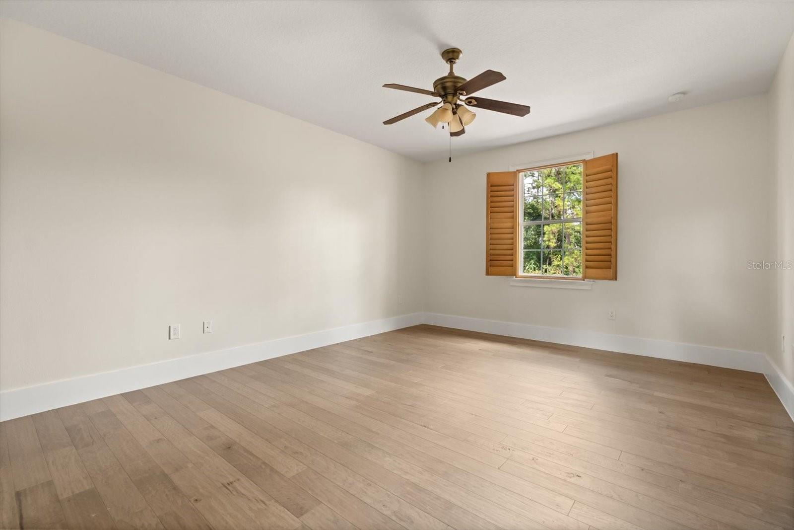 Image 37 of 57 For 27012 Grand Oak Lane
