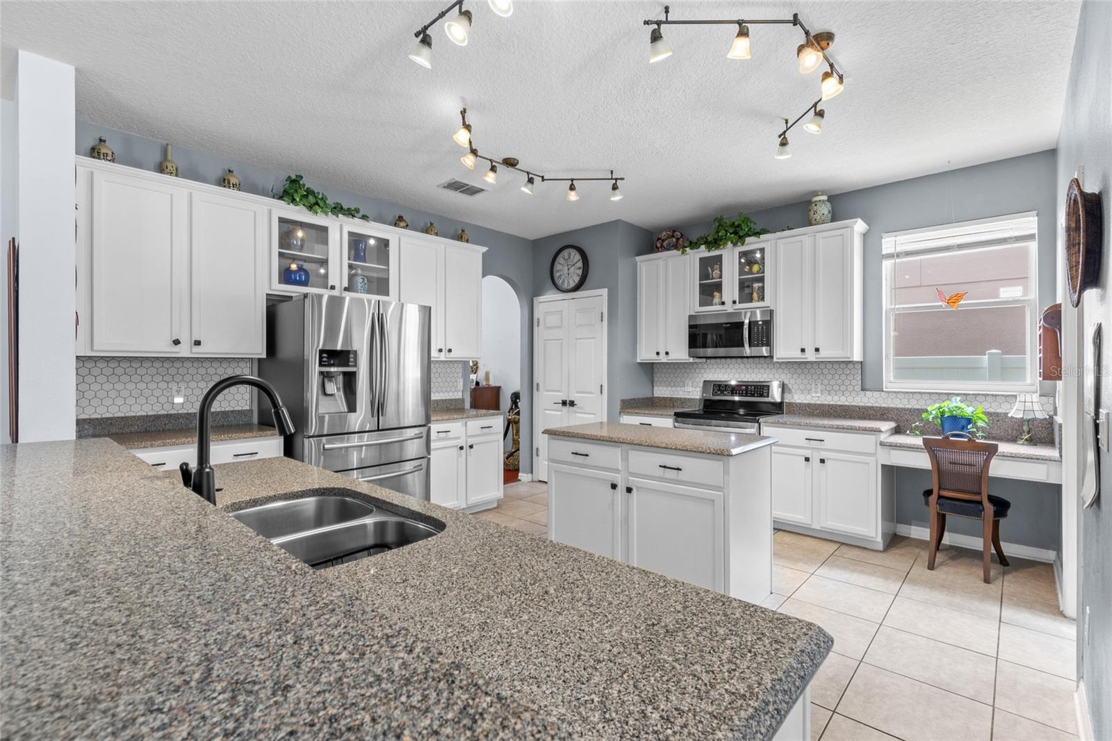 Image 14 of 55 For 2190 Laurel Blossom Circle