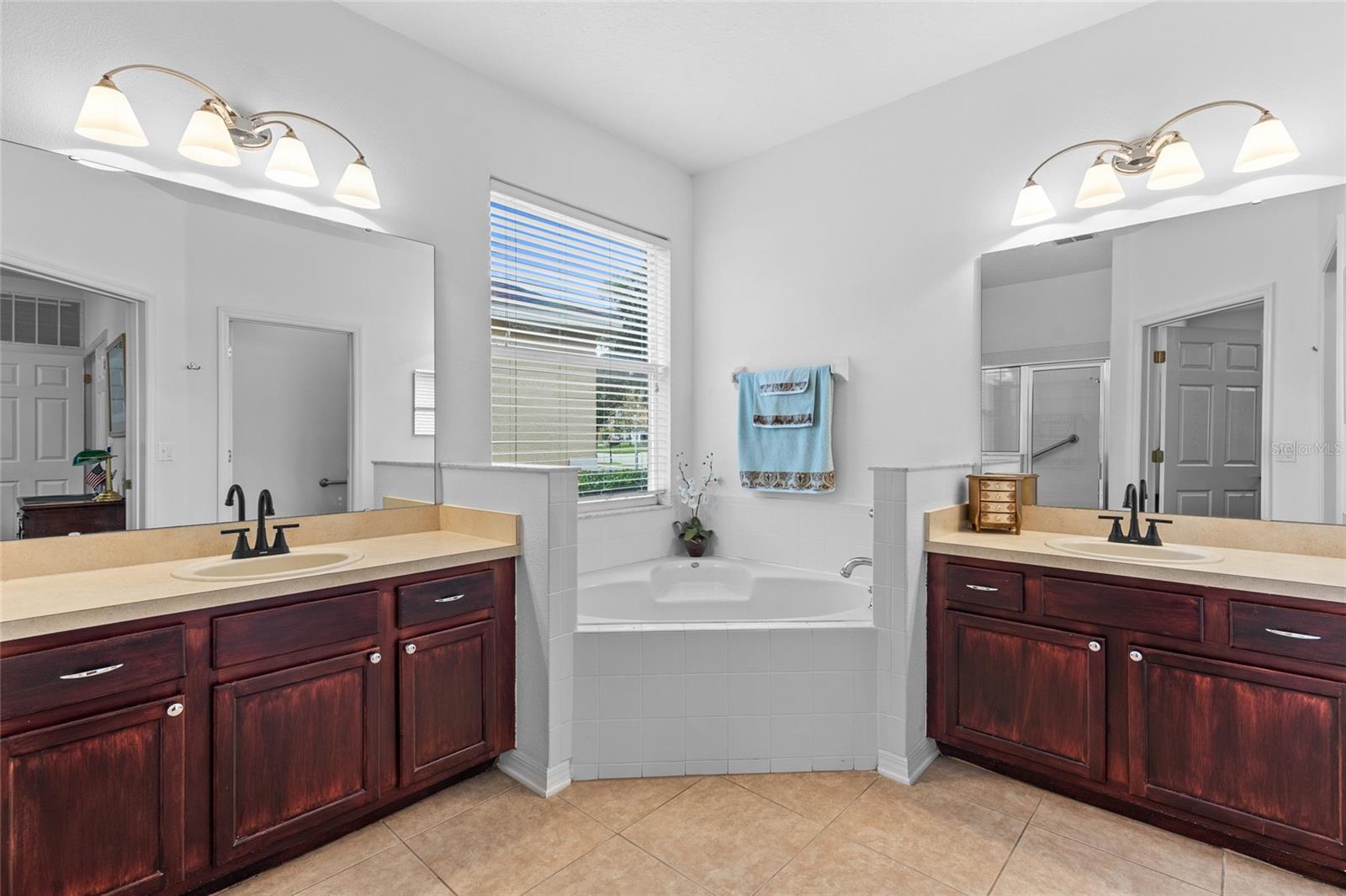 Image 21 of 55 For 2190 Laurel Blossom Circle