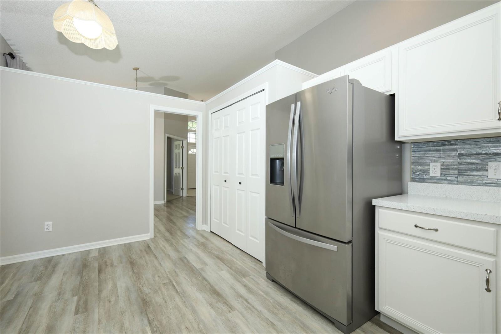 Image 10 of 81 For 408 Lexingdale Drive