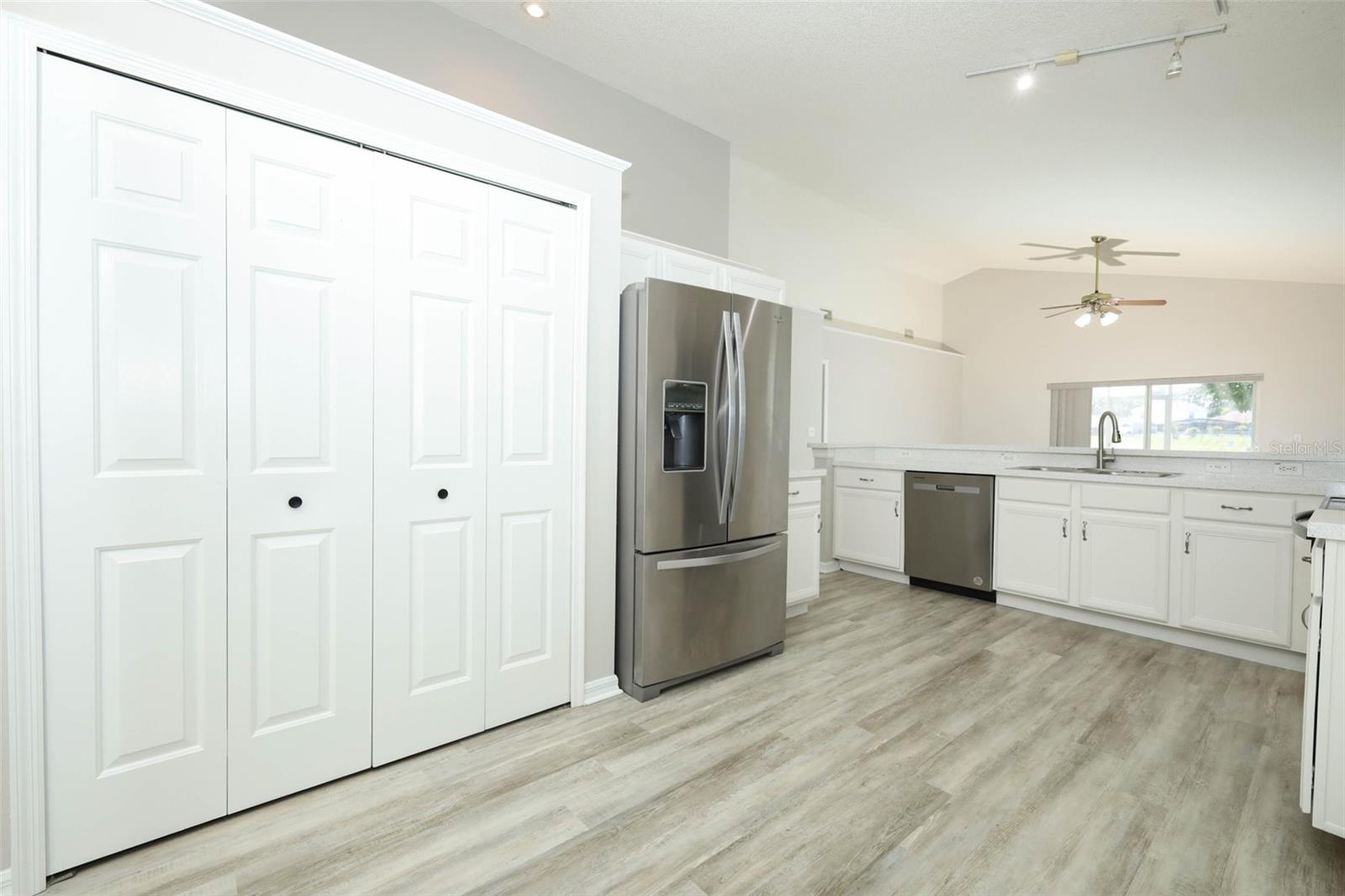 Image 13 of 81 For 408 Lexingdale Drive