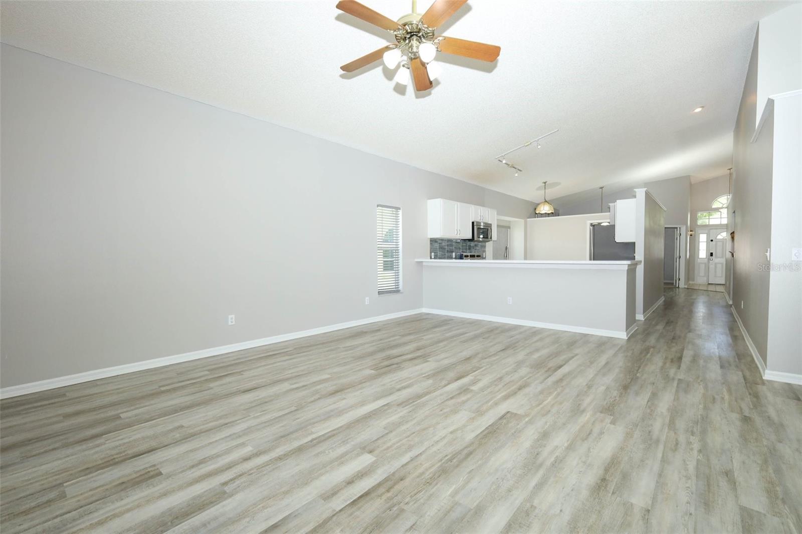 Image 17 of 81 For 408 Lexingdale Drive