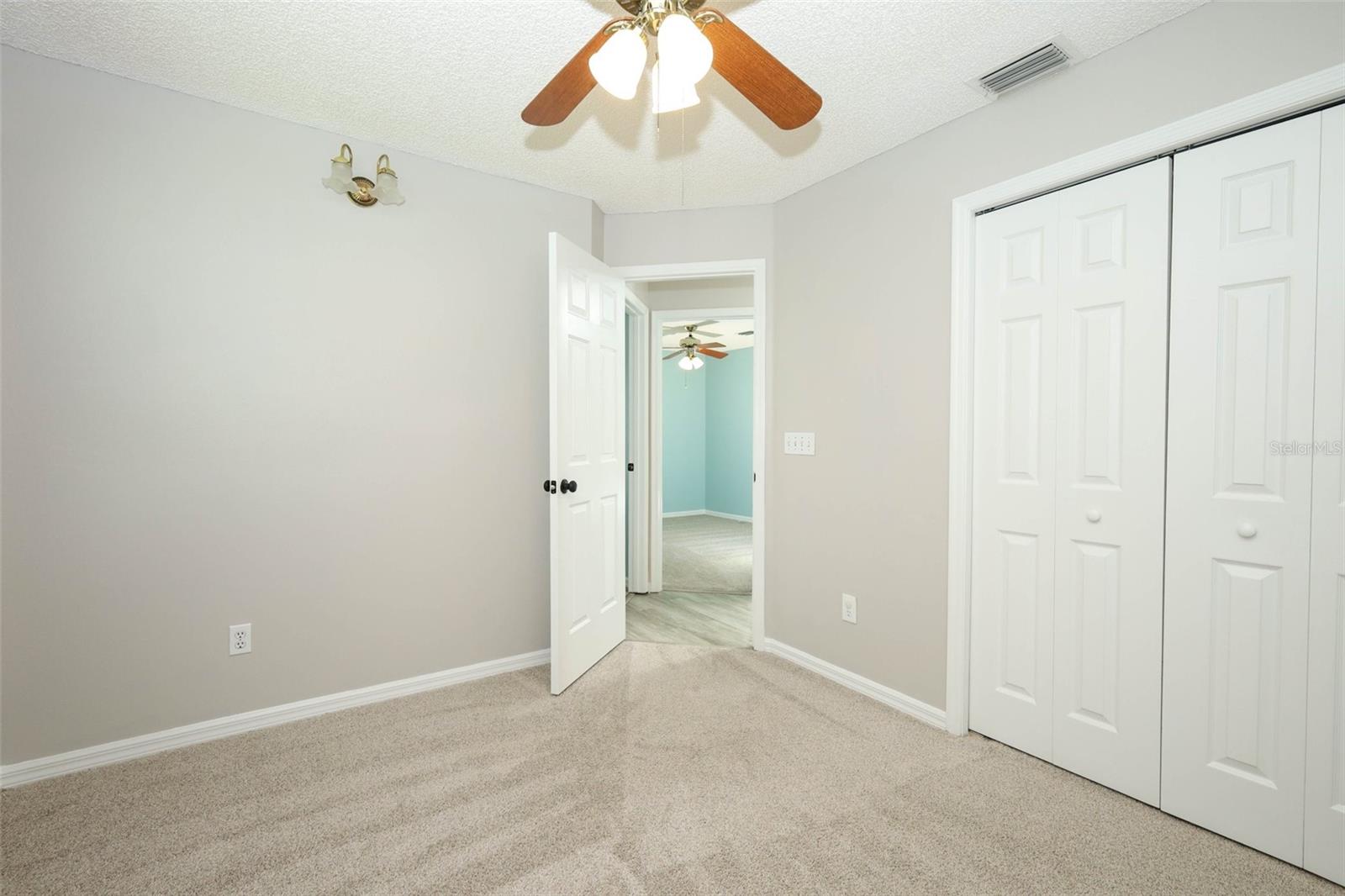 Image 21 of 81 For 408 Lexingdale Drive