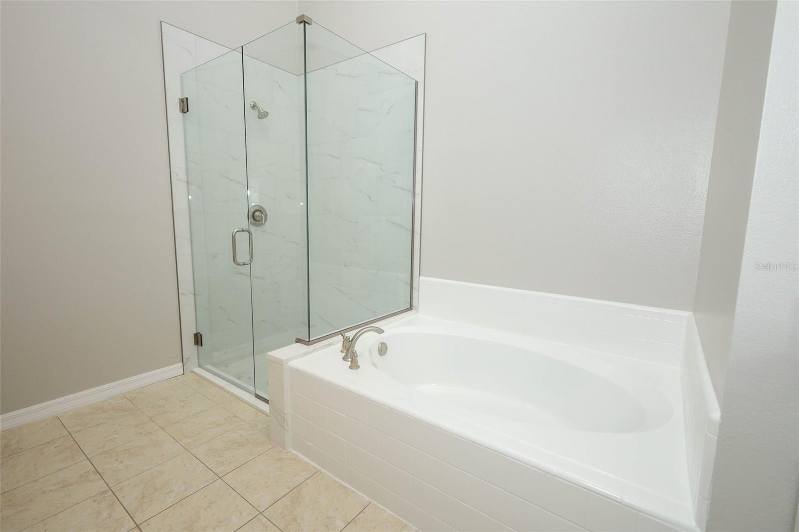 Image 32 of 81 For 408 Lexingdale Drive