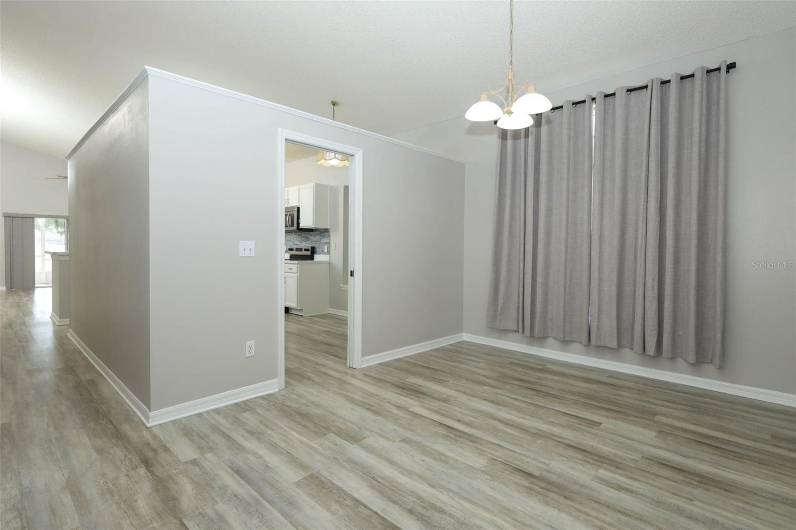 Image 9 of 81 For 408 Lexingdale Drive