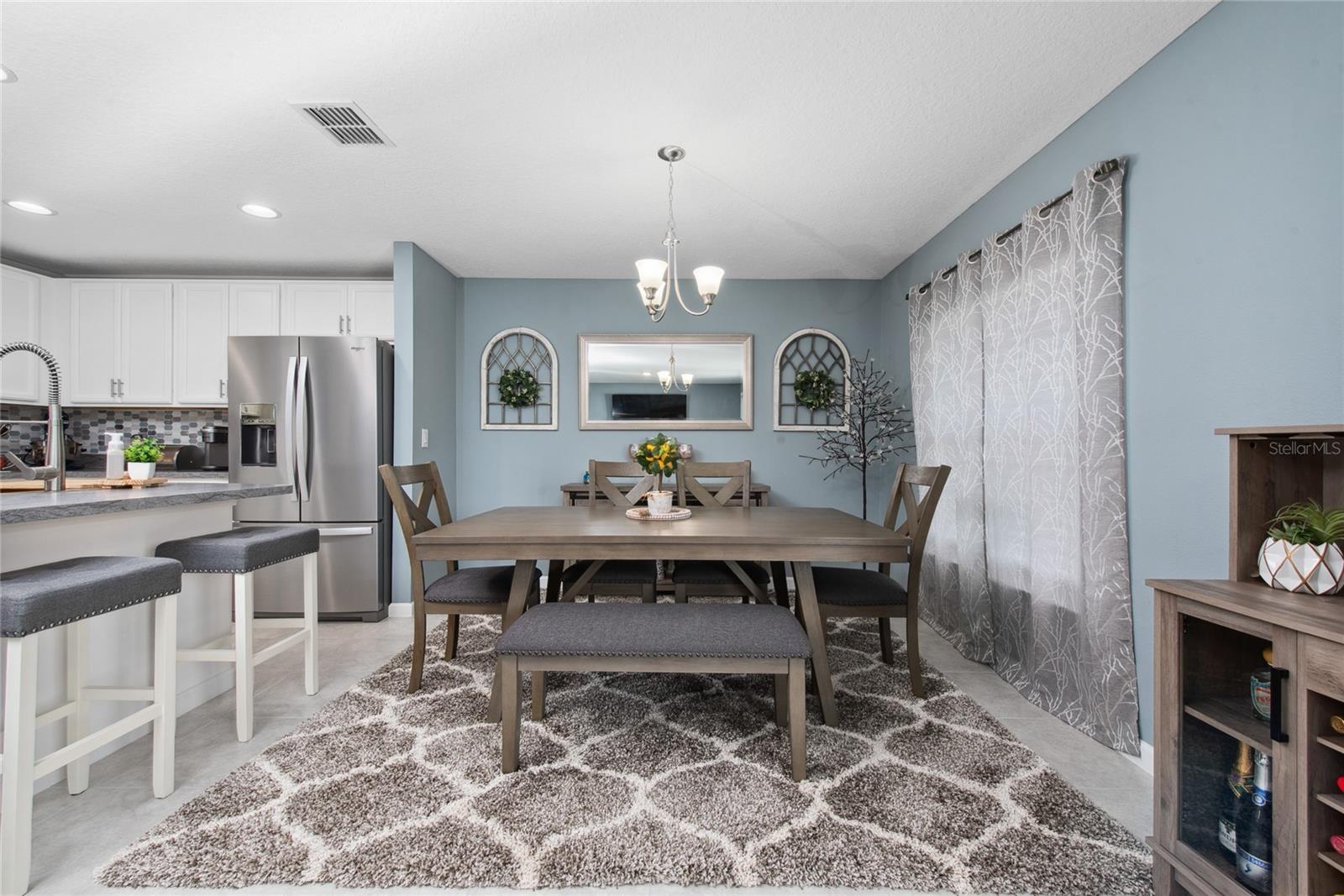 Image 11 of 18 For 723 Jefferson Street