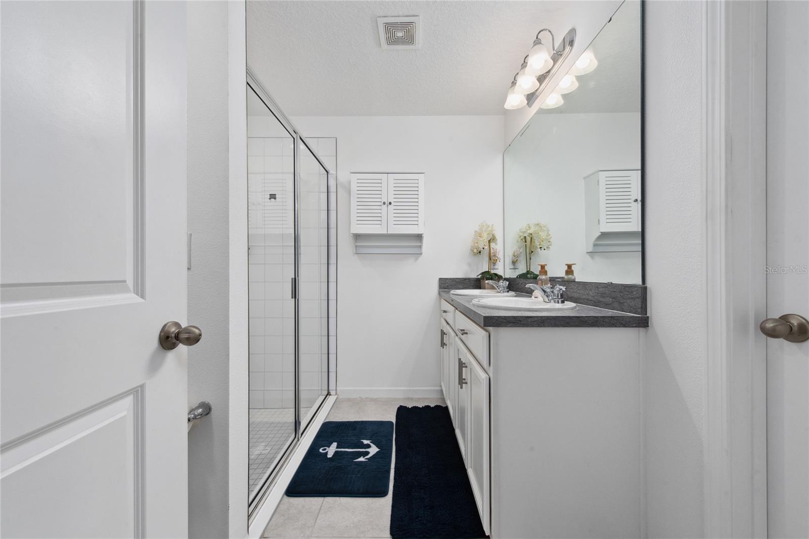 Image 13 of 18 For 723 Jefferson Street