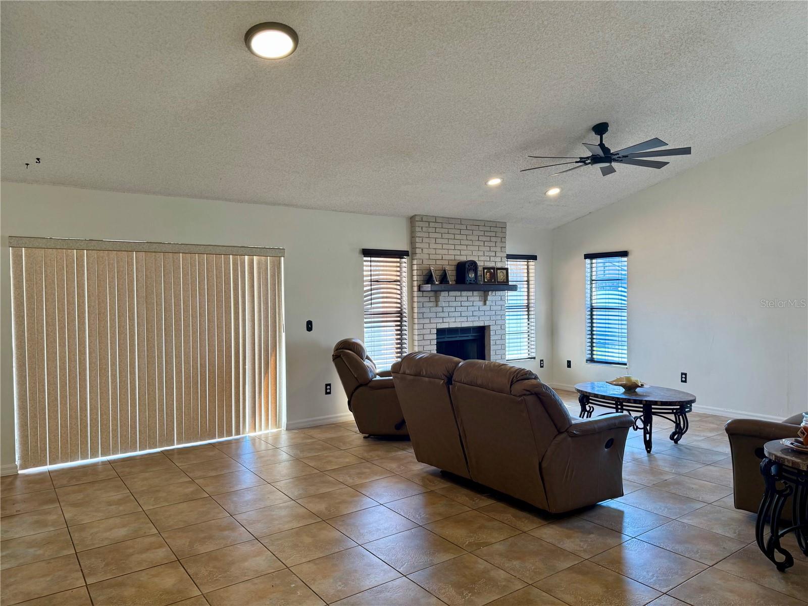 Image 7 of 36 For 2904 Nipawin Court