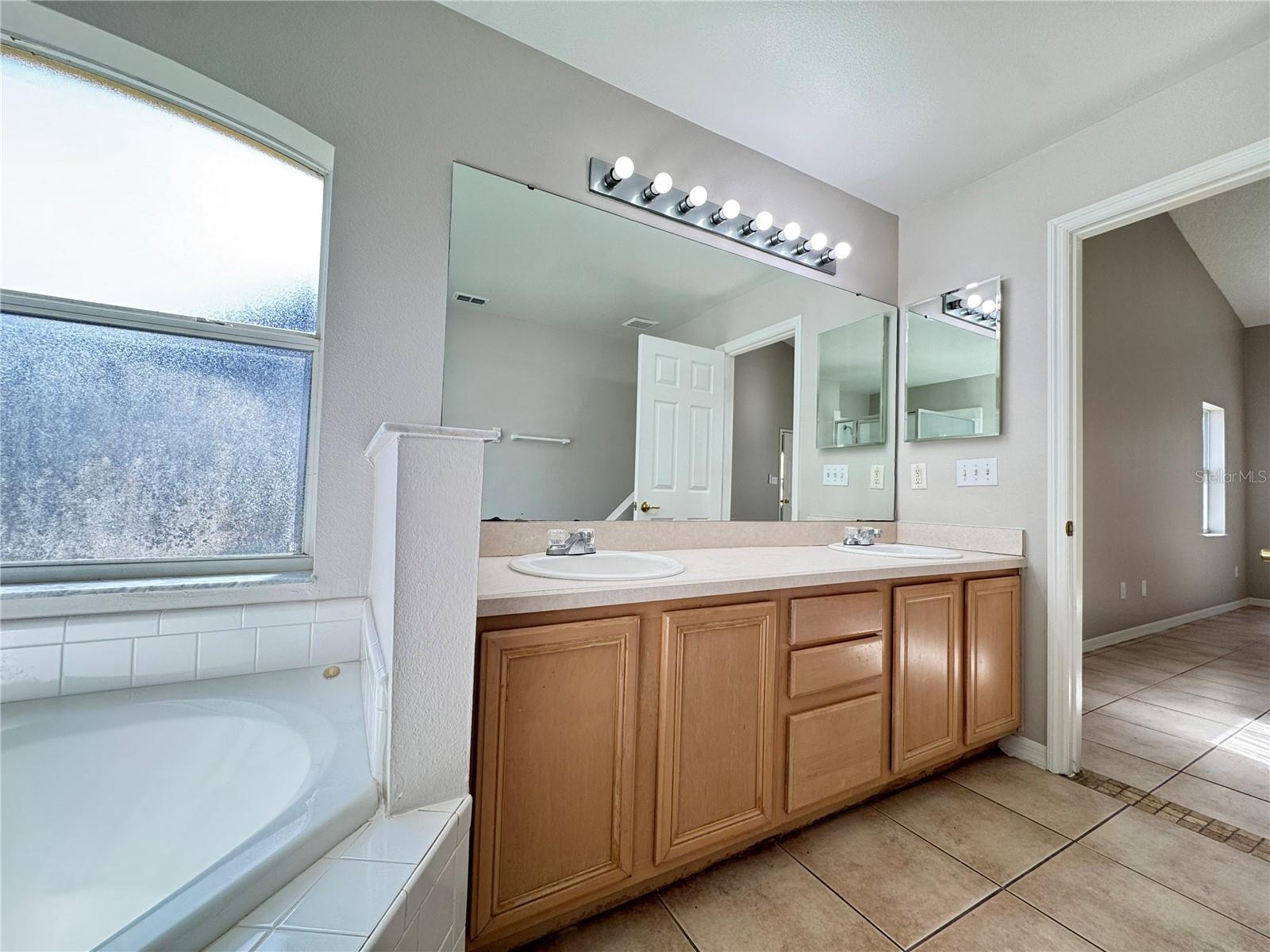 Image 8 of 33 For 14738 Peppermill Trail