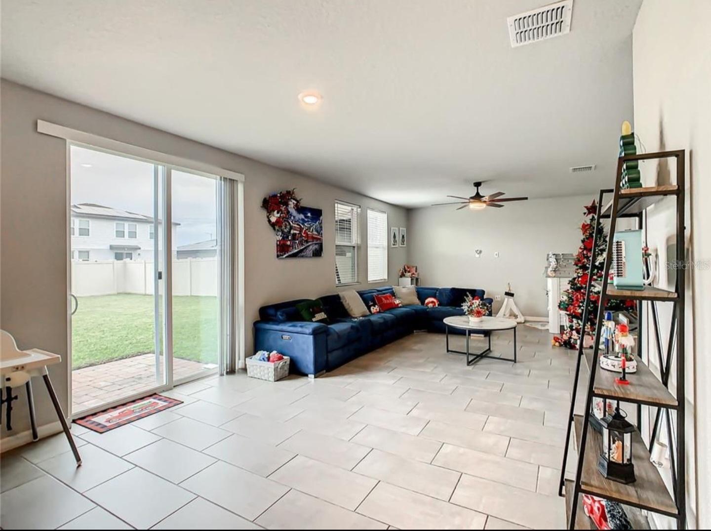 Image 11 of 41 For 1210 Zambrana Court
