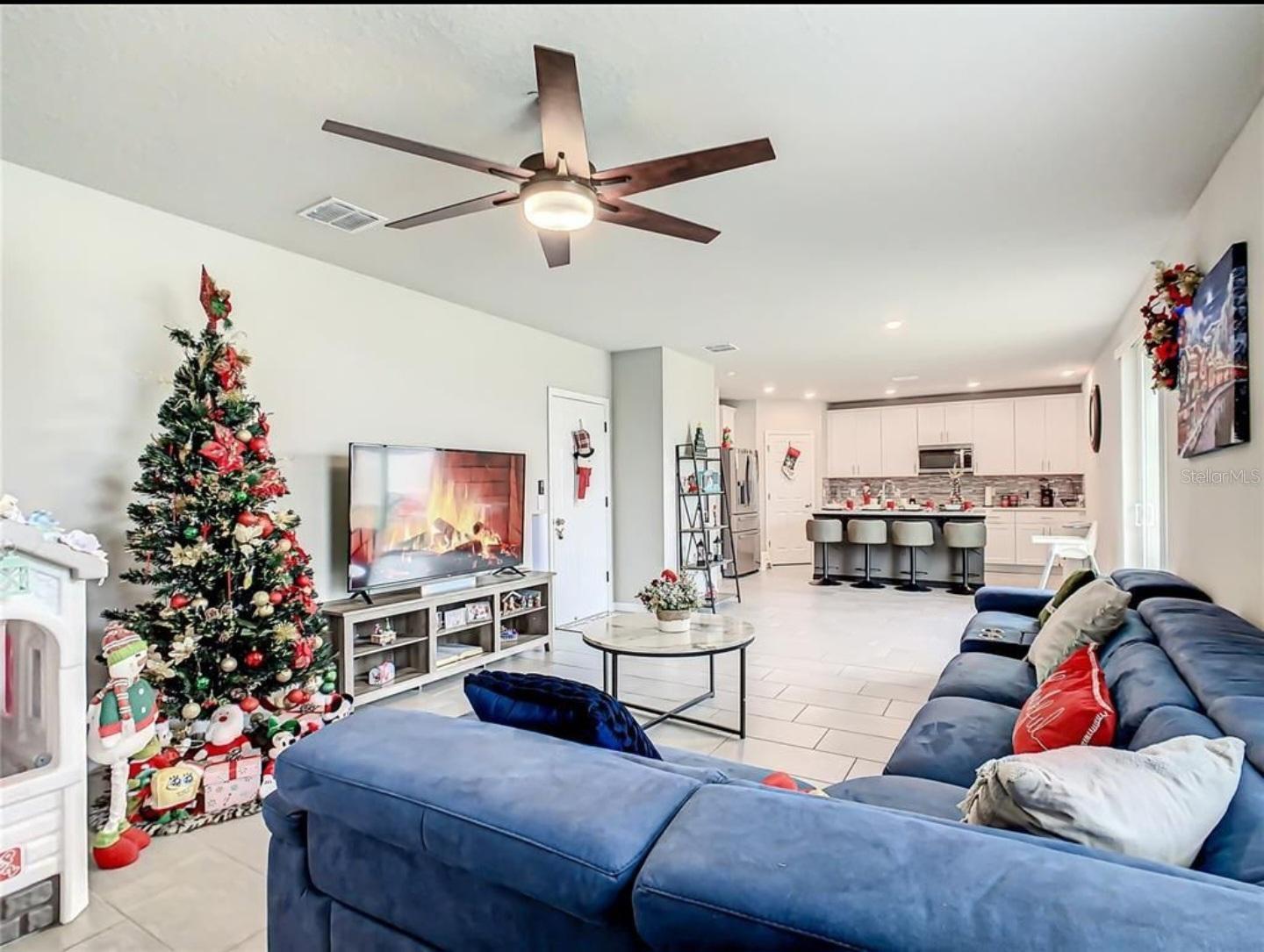Image 14 of 41 For 1210 Zambrana Court