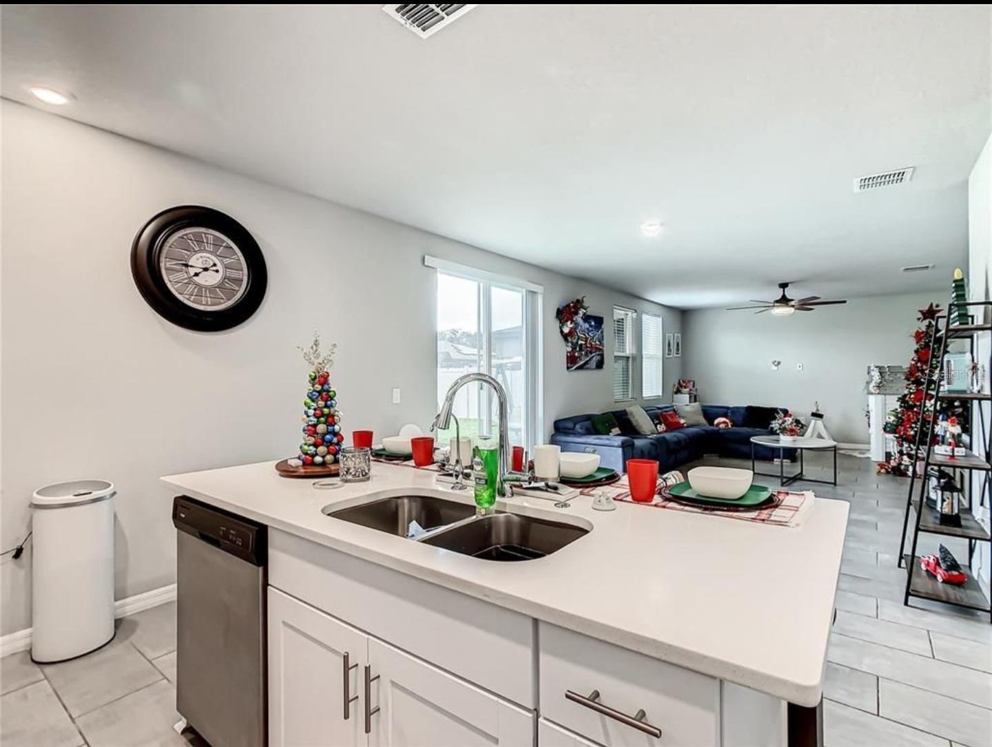 Image 16 of 41 For 1210 Zambrana Court
