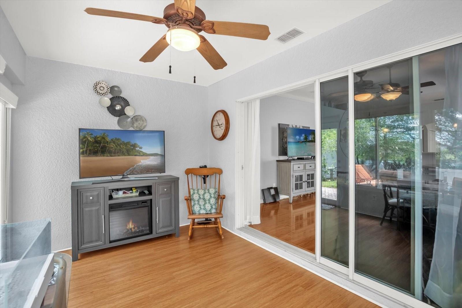 Image 6 of 39 For 3440 Grenville Drive