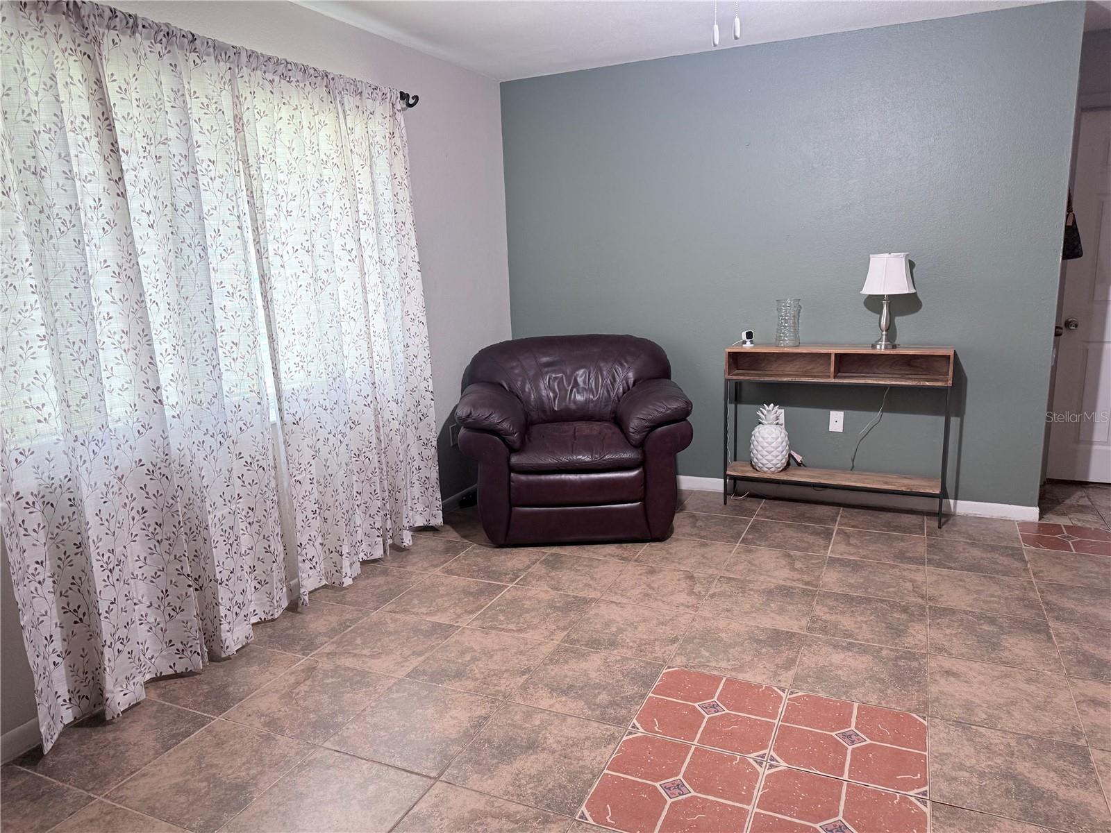 Image 3 of 14 For 1420 Belleview Road