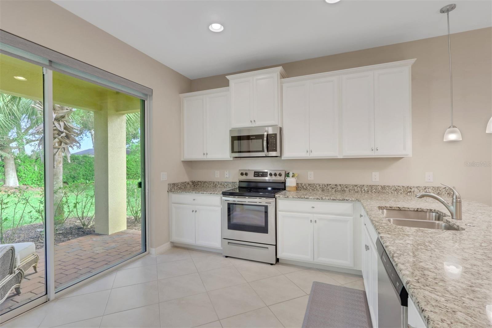 Image 5 of 32 For 2119 Summersweet Drive