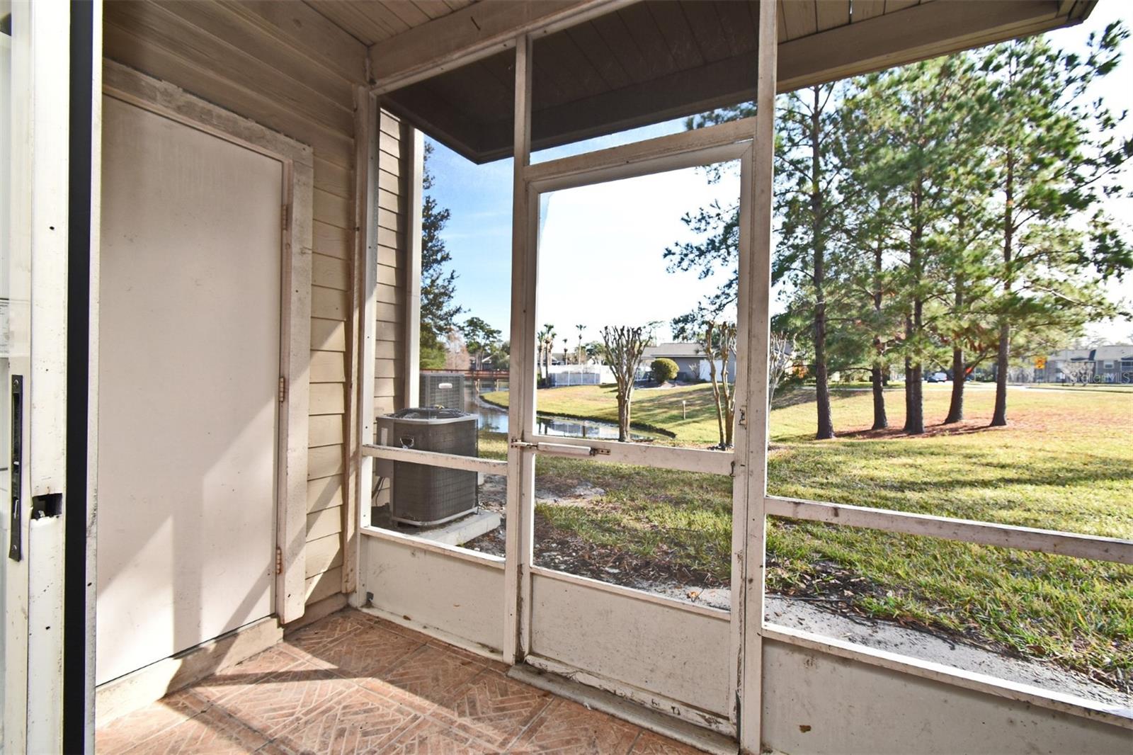 Image 15 of 30 For 144 Reserve Circle 112