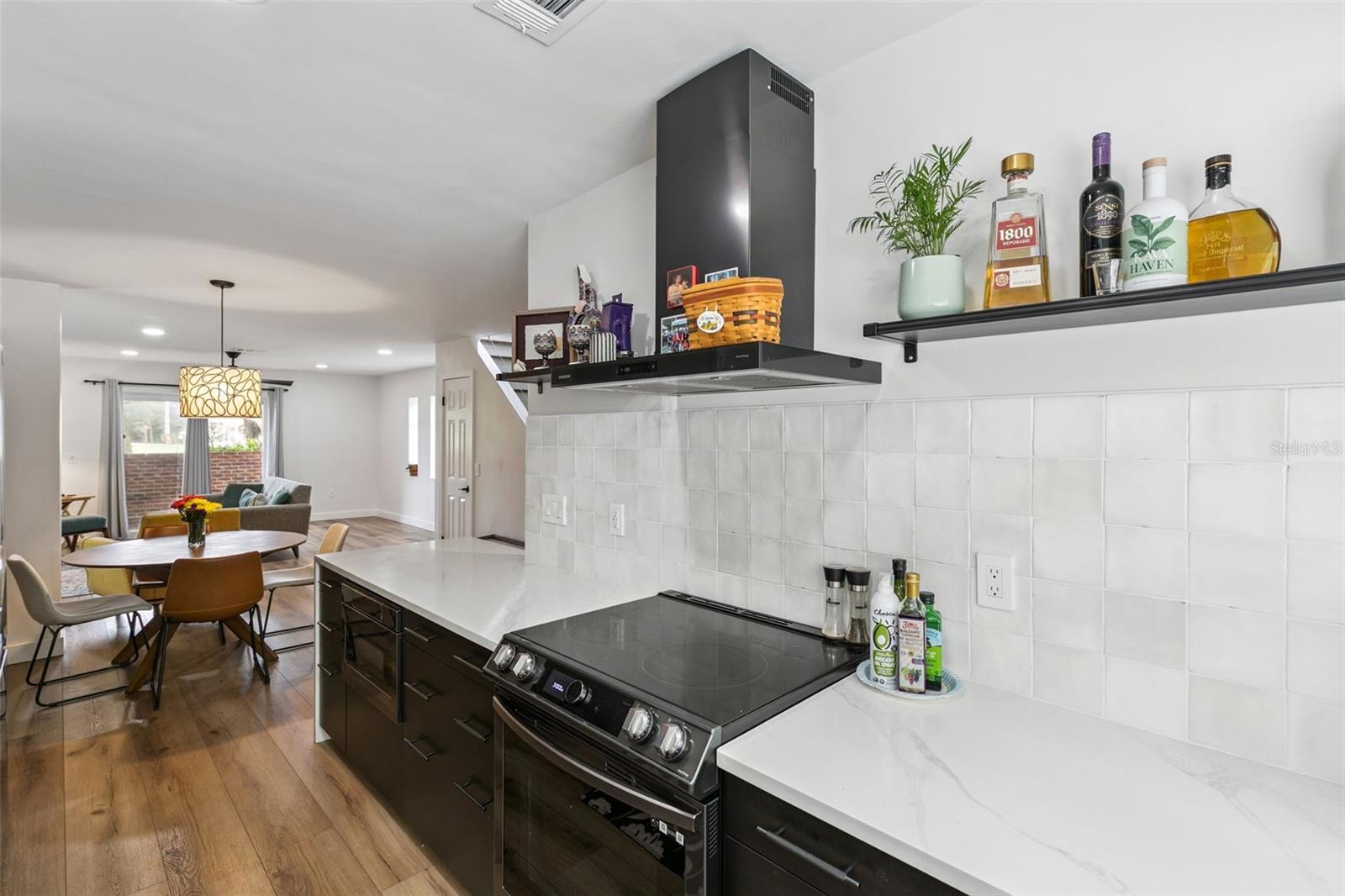 Image 12 of 40 For 496 Par Street 496