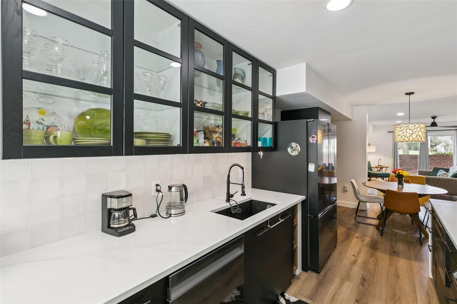 Image 13 of 40 For 496 Par Street 496