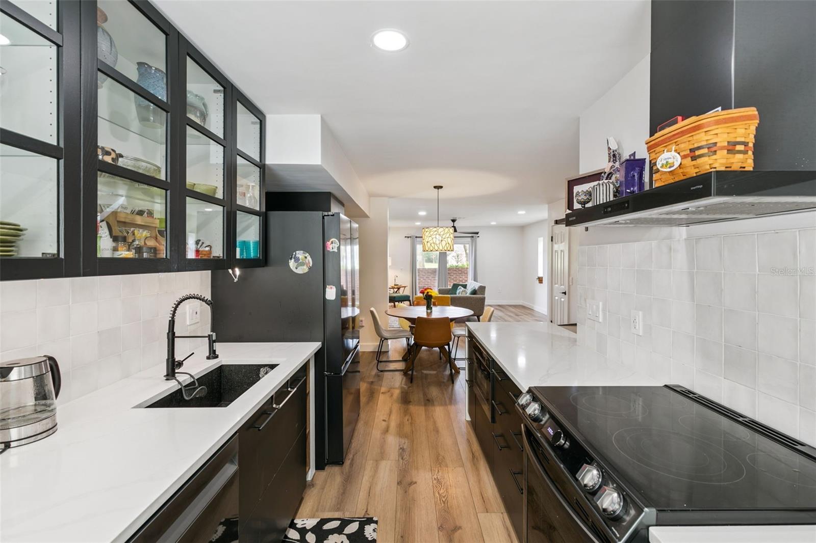 Image 14 of 40 For 496 Par Street 496