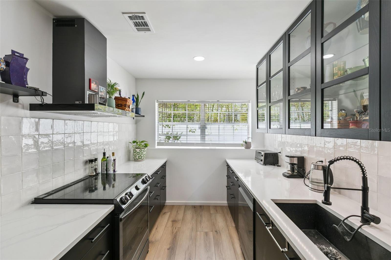 Image 15 of 40 For 496 Par Street 496