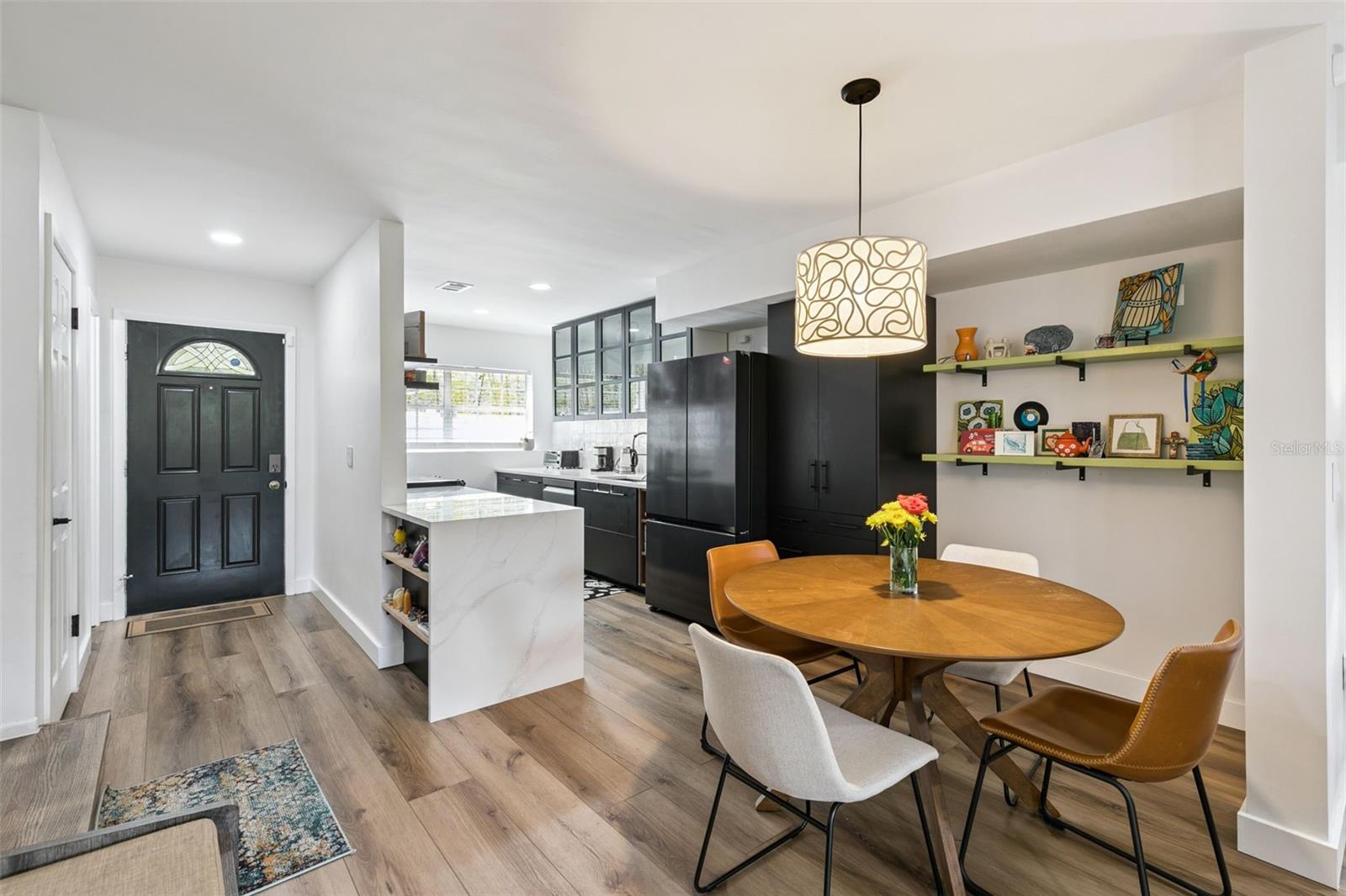 Image 17 of 40 For 496 Par Street 496