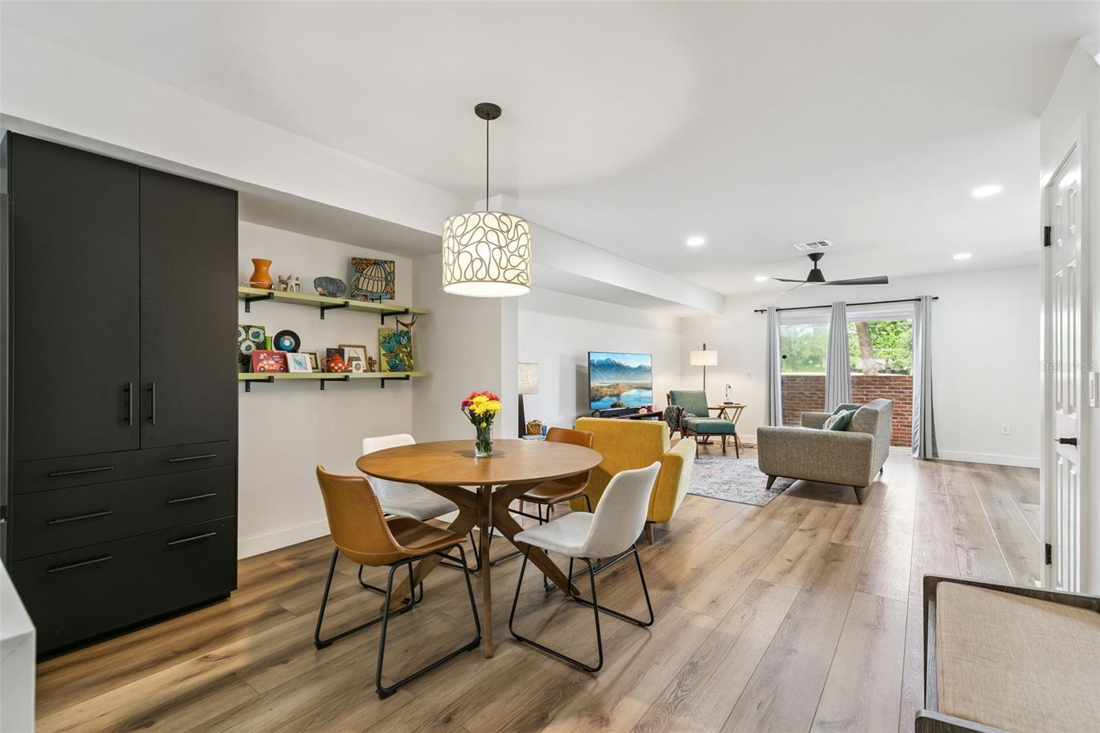 Image 18 of 40 For 496 Par Street 496